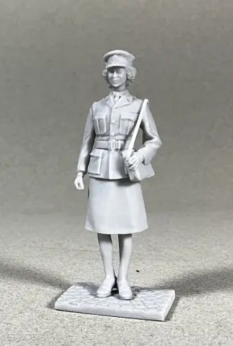 W. BRITAINS TOY SOLDIERS 70036 PRINCESS ELIZABETH IN ATS UNIFORM KIT 1:30