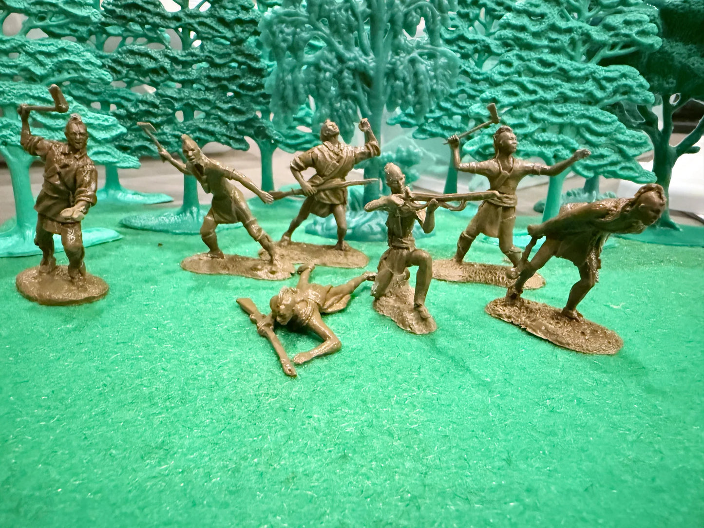 LOD Enterprises Barzso Plastic Figure Set LOD099 WILDERNESS INDIANS (TN)