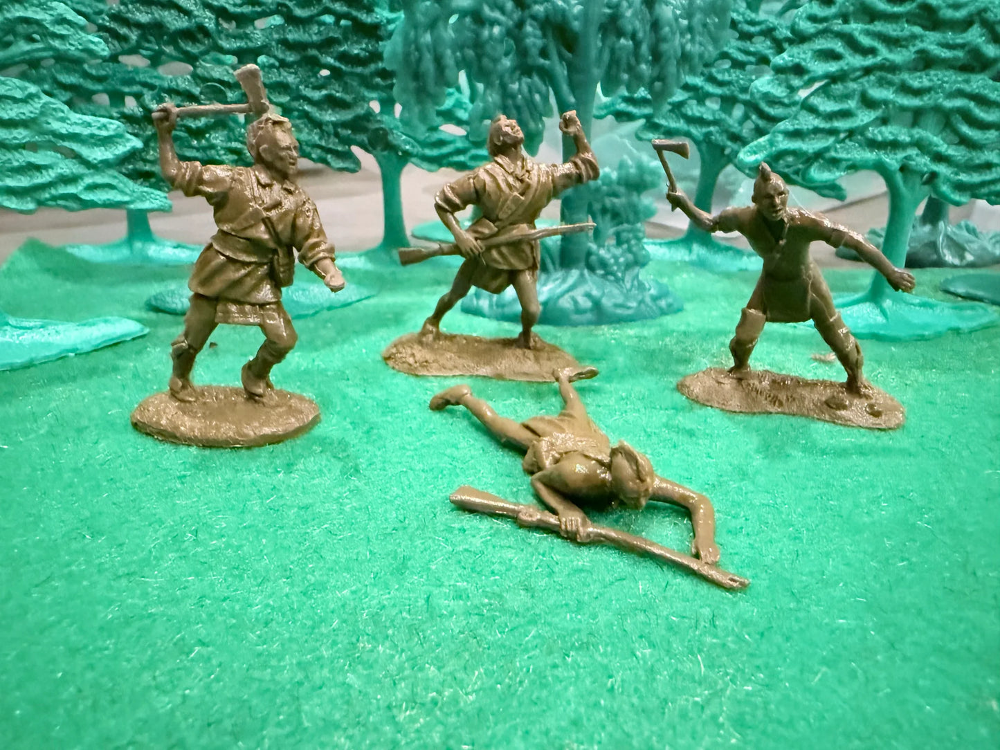 LOD Enterprises Barzso Plastic Figure Set LOD099 WILDERNESS INDIANS (TN)