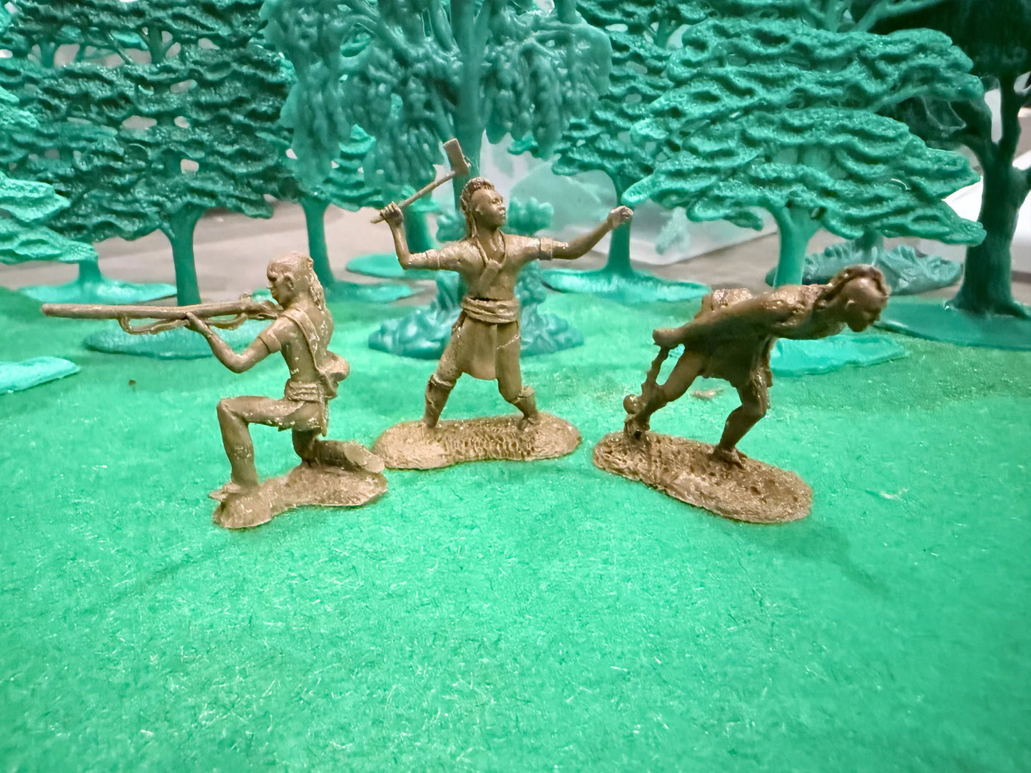 LOD Enterprises Barzso Plastic Figure Set LOD099 WILDERNESS INDIANS (TN)