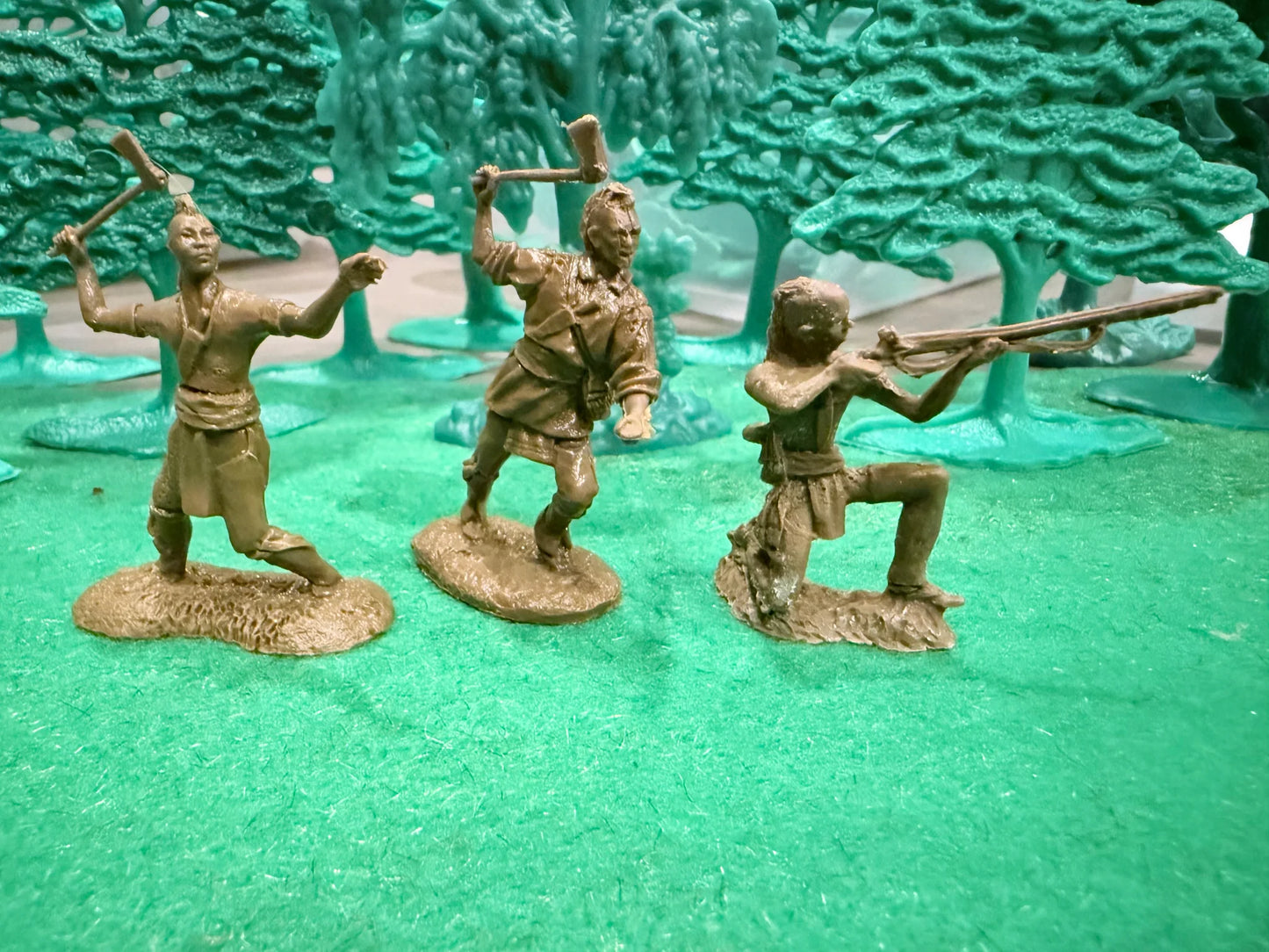 LOD Enterprises Barzso Plastic Figure Set LOD099 WILDERNESS INDIANS (TN)