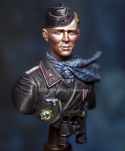 ALPINE MINIATURES 1:16 BUST B001 WWII GERMAN OFFICER PANZER DIVISION WINDHUND