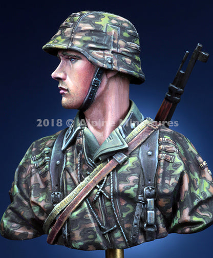 ALPINE MINIATURES 1:16 BUST B003 WWII GERMAN WSS GRENADIER 1944-45