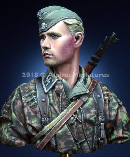 ALPINE MINIATURES 1:16 BUST B003 WWII GERMAN WSS GRENADIER 1944-45