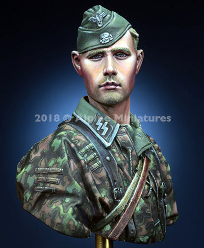 ALPINE MINIATURES 1:16 BUST B003 WWII GERMAN WSS GRENADIER 1944-45