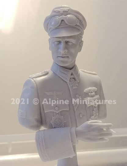 ALPINE MINIATURES 1:16 BUST B005 WWII GERMAN CAPTAIN "GROSSDEUTSCHLAND"