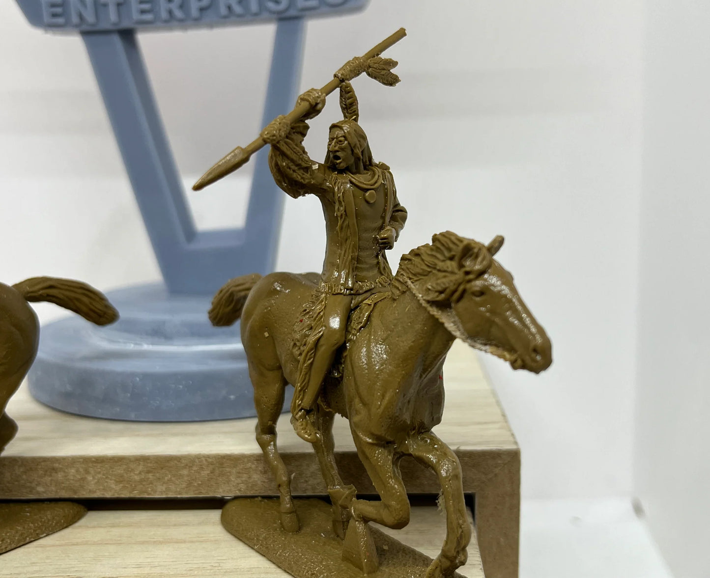 LOD Enterprises Barzso Plastic Figure Set LOD069 SIOUX INDIANS (MOUNTED)