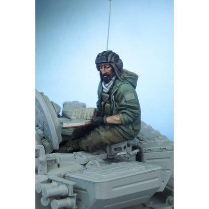 PARACEL MINIATURES MODERN WAR SERIES MW3539 ARAB TANKER 4 "BOOK READER"