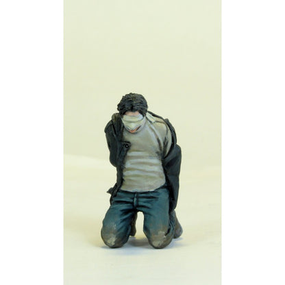 PARACEL MINIATURES MODERN  SERIES MW3537 POW 3- 1 RESIN FIGURE