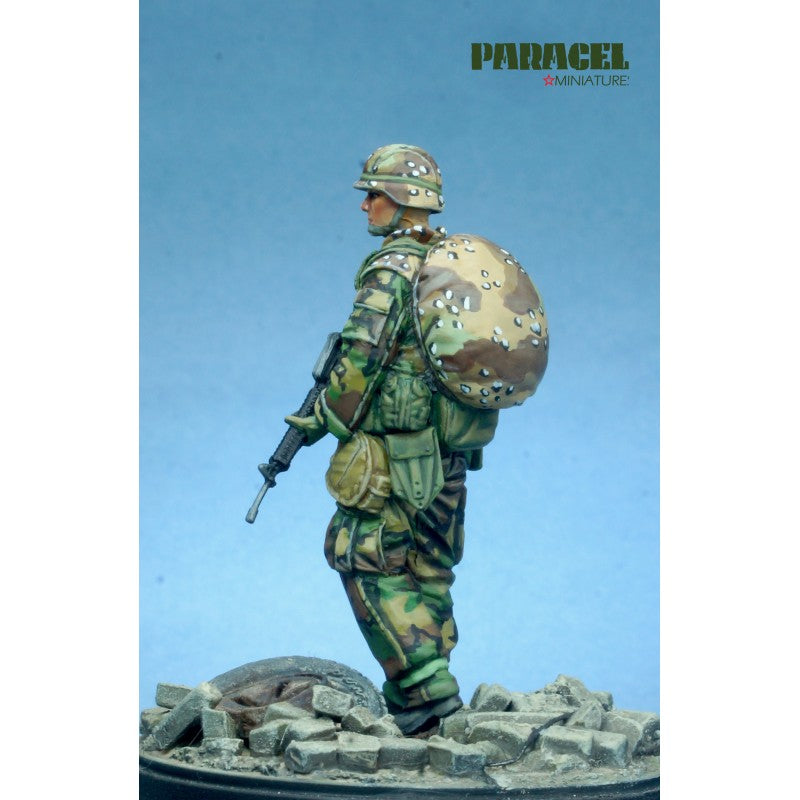 PARACEL MINIATURES DESERT EAGLE SERIES DE3506 PVT ROGER USMC 1990 1:35