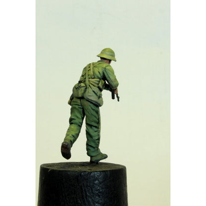 PARACEL MINIATURES VIETNAM SERIES NVA3505 NVA STORMTROOPER J  (NJHIA)