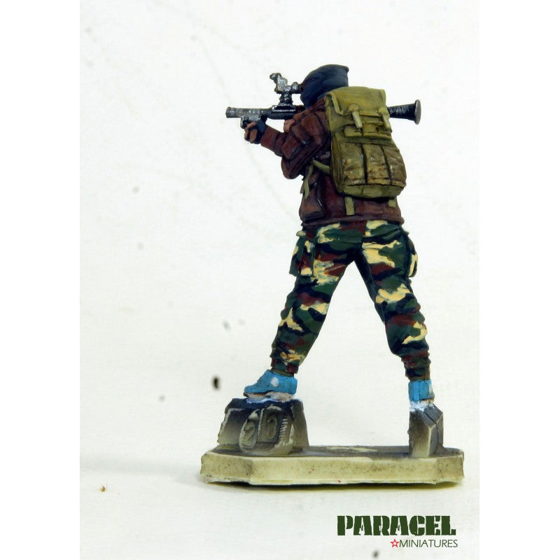 PARACEL MINIATURES MODERN WAR SERIES MW3523 STREET FIGHTER 4 RPG GUY (1 FIGURE)