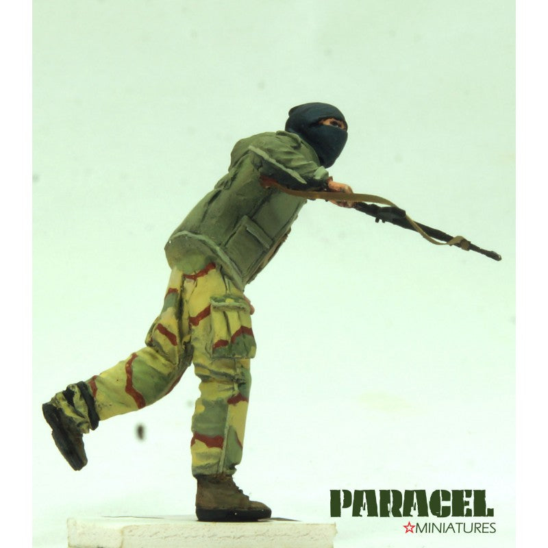 PARACEL MINIATURES 1:35 MODERN SERIES MW3504 TF RUN FOR YOUR LIFE (1 FIGURE)