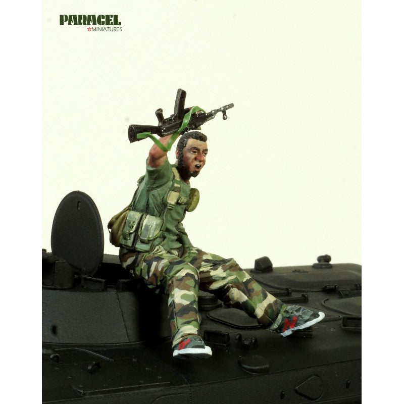 PARACEL MINIATURES MODERN WAR  SERIES MW 3517 SAA/FSA TANK RIDER 11 "VICTORY"