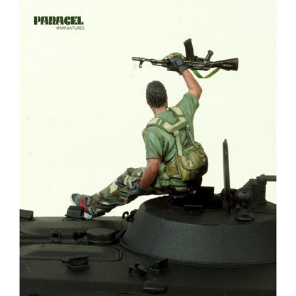 PARACEL MINIATURES MODERN WAR  SERIES MW 3517 SAA/FSA TANK RIDER 11 "VICTORY"