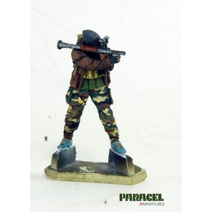 PARACEL MINIATURES MODERN WAR SERIES MW3523 STREET FIGHTER 4 RPG GUY (1 FIGURE)