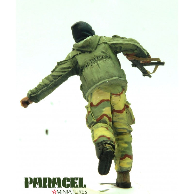 PARACEL MINIATURES 1:35 MODERN SERIES MW3504 TF RUN FOR YOUR LIFE (1 FIGURE)