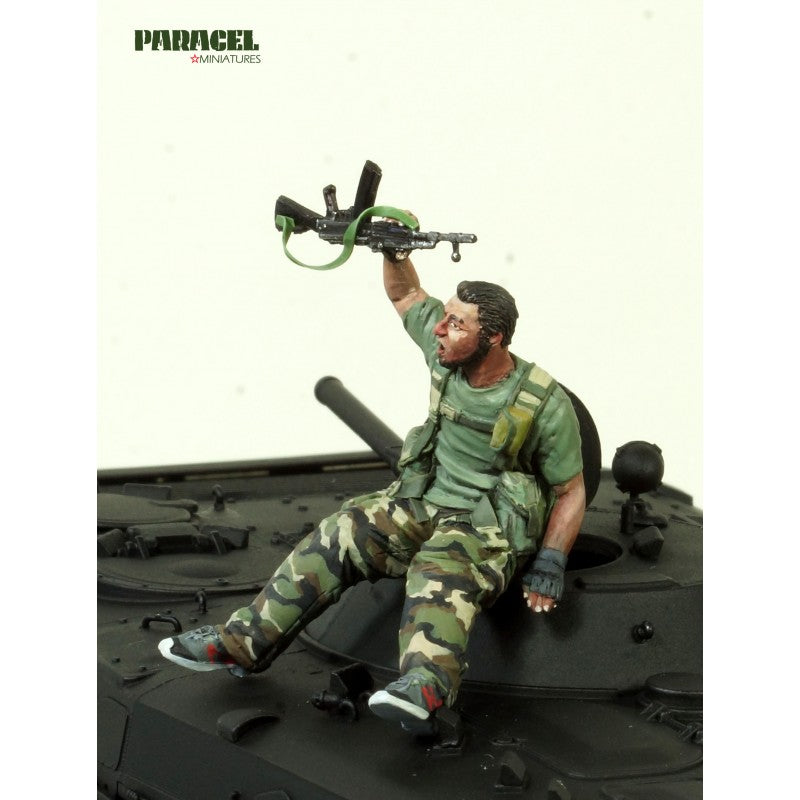 PARACEL MINIATURES MODERN WAR  SERIES MW 3517 SAA/FSA TANK RIDER 11 "VICTORY"