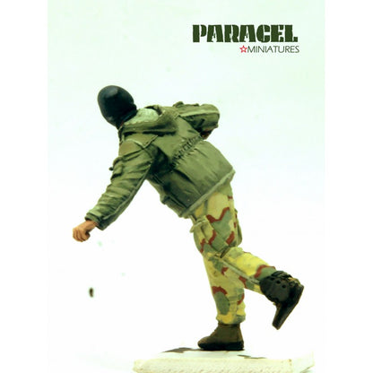 PARACEL MINIATURES 1:35 MODERN SERIES MW3504 TF RUN FOR YOUR LIFE (1 FIGURE)