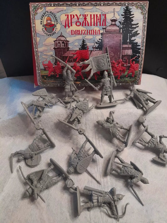 ENGINEER BASEVICH SET 39 DRUZHINA (SQUAD) 12 FIGURES IN 12 POSES-UNBOXED