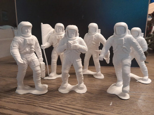 MARX TOYS RECAST 6" APOLLO ASTRONAUTS-6 FIGURES (WHITE)