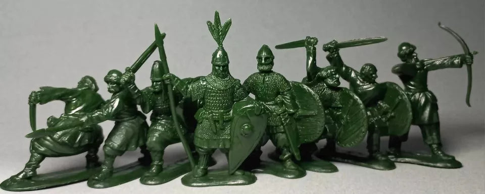 KIT SOLDIERS 1:32 IX-X WARRIORS OF KIEVAN RUS (COLORS VARY) 8 FIGURES