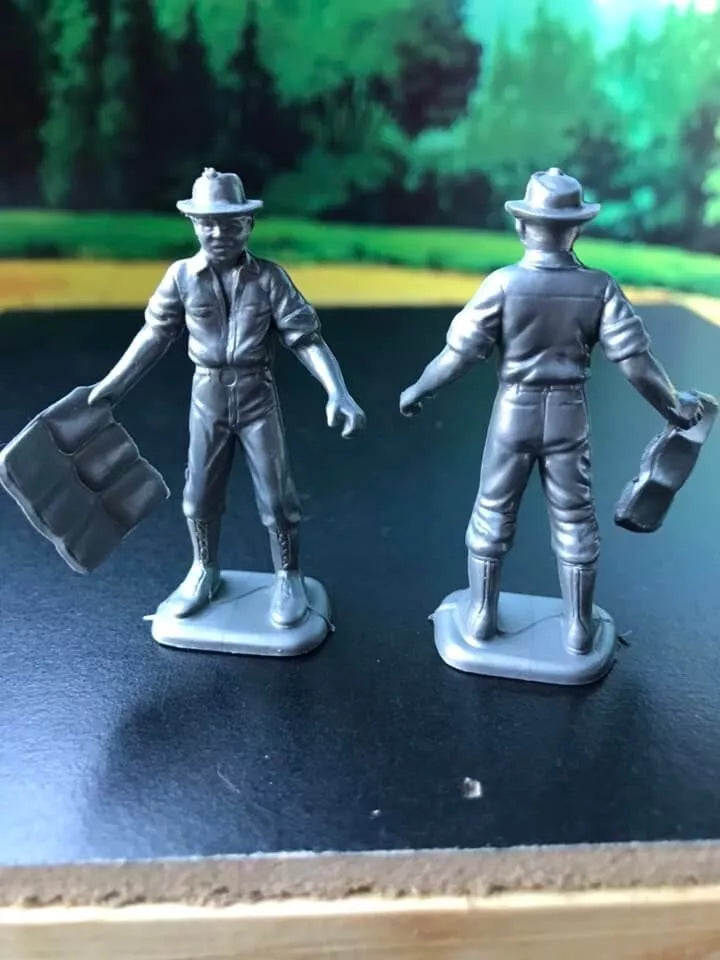 MARX TOYS RECAST 54 MM CONSTRUCTION WORKER PLAYSETREISSUE-16 FIGURES-SILVER GREY