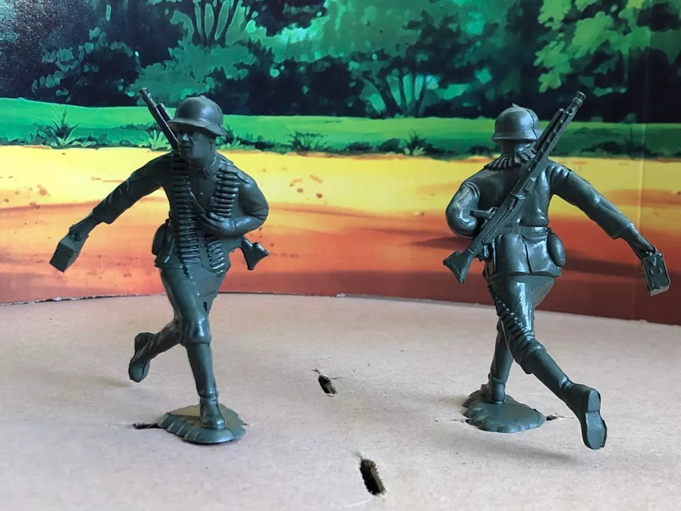 MARX TOYS RECAST 4" WORLD WAR II GERMAN SOLDIERS REISSUE- 6 FIGURES