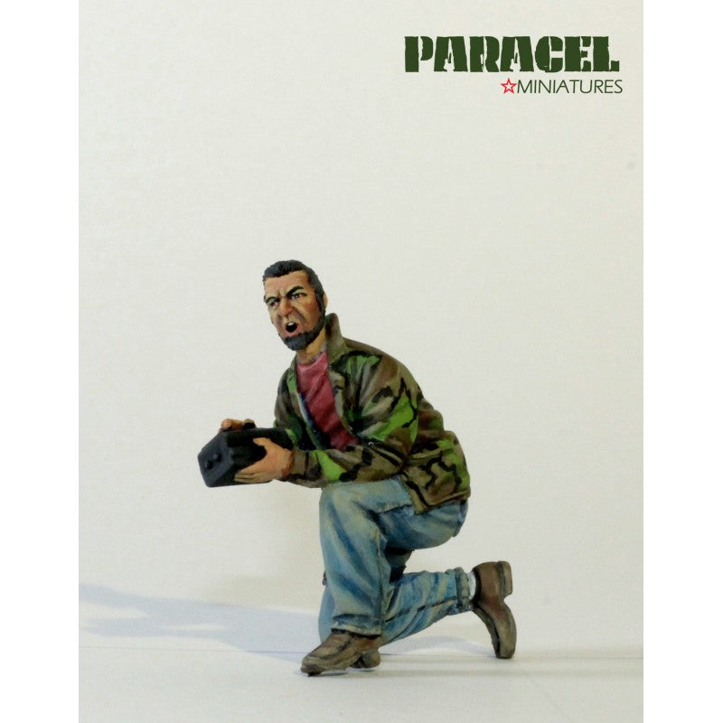 PARACEL MINIATURES 1:35 MODERN WAR SERIES MW3528 UB32 ROCKET CONTROLLER 1 FIGURE