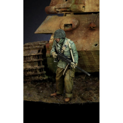 PARACEL MINIATURES WWII SERIES SET WW35-019 US GI SGT J BASILONE (1 FIGURE)