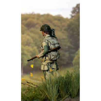 PARACEL MINIATURES 1:35 WWII SERIES SET WW35-015 US GI PVT PARKER -AMMO SUPPLIER